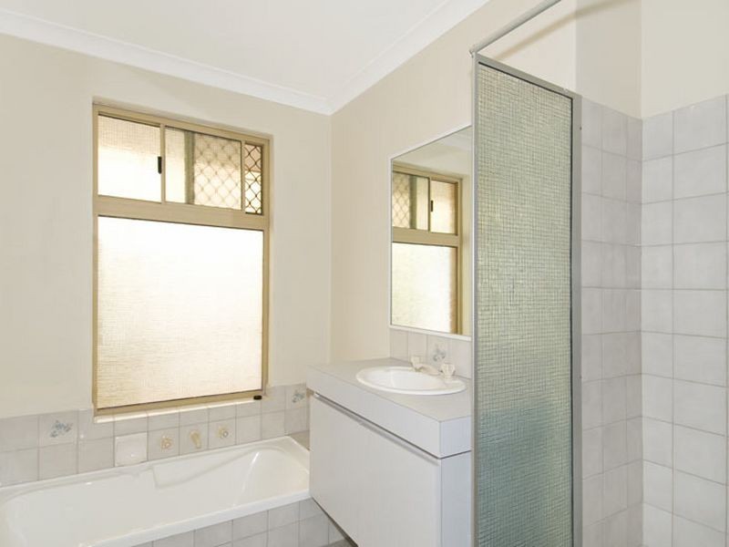 27 Coodanup Drive, Dudley Park WA 6210