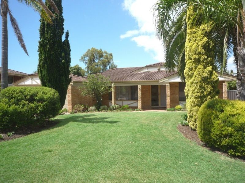 7 Yorrell Place, Halls Head WA 6210