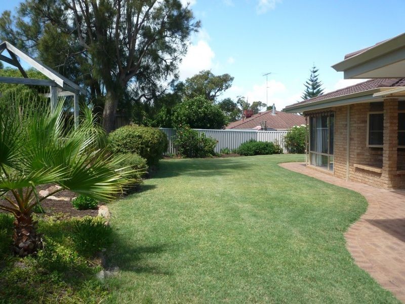 7 Yorrell Place, Halls Head WA 6210