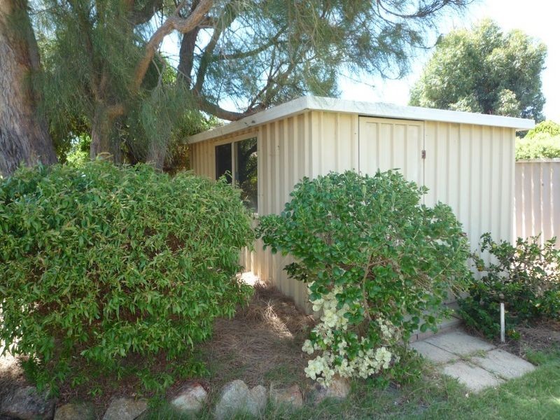 7 Yorrell Place, Halls Head WA 6210