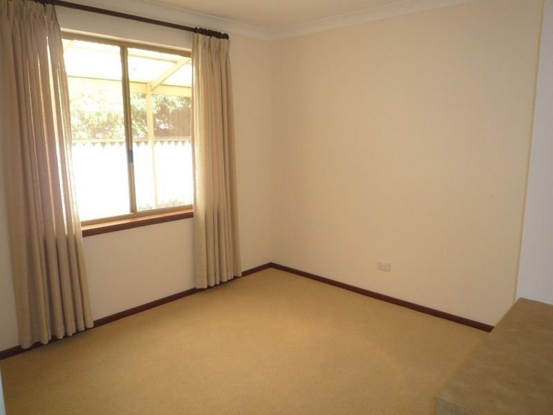 7 Yorrell Place, Halls Head WA 6210