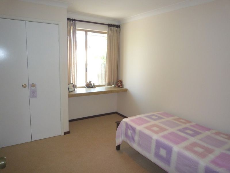 7 Yorrell Place, Halls Head WA 6210