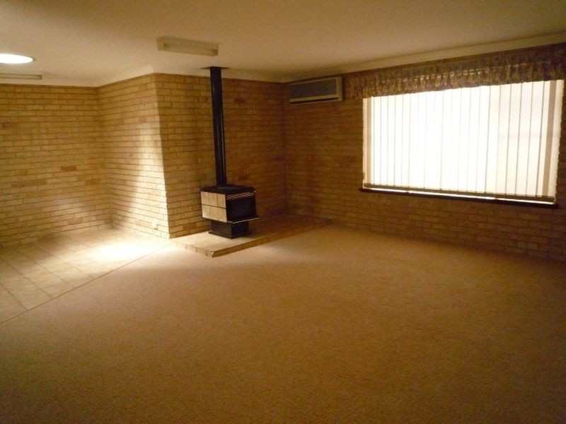 61 Portmarnock Circle, Halls Head WA 6210