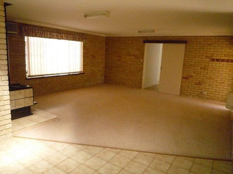 61 Portmarnock Circle, Halls Head WA 6210