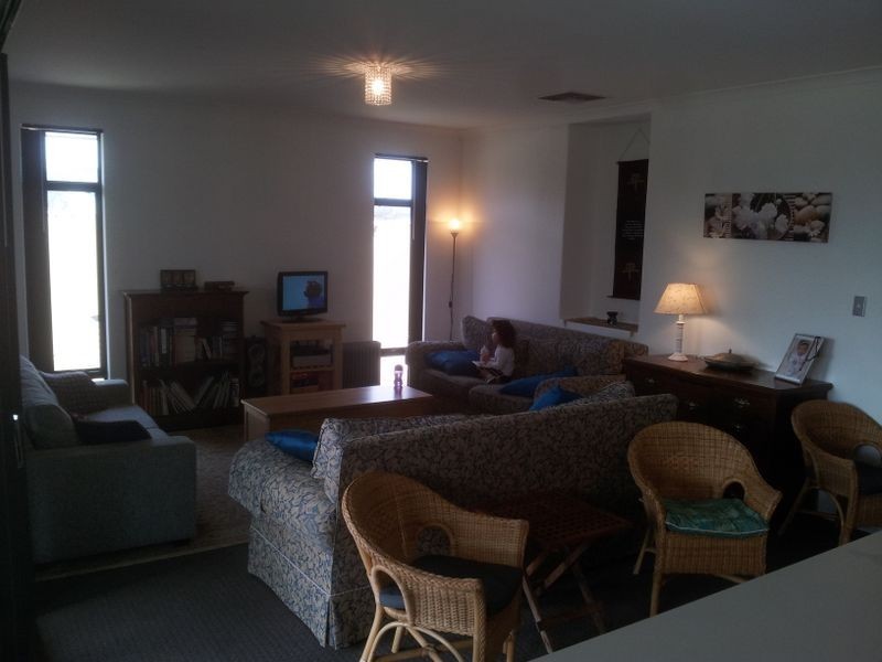 2 Cohen Vista, Lakelands WA 6180