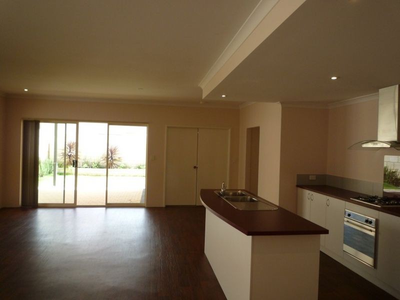 45 Northport Blvd, Wannanup WA 6210