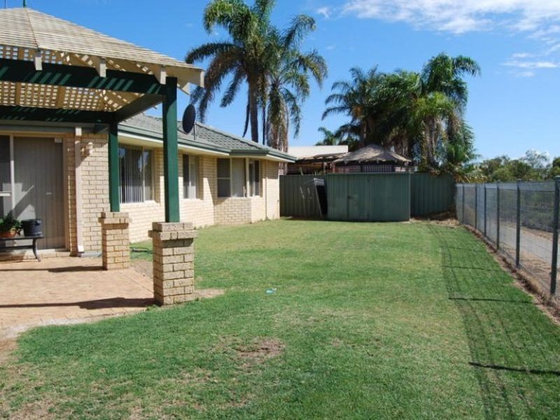 11 Waterville Retreat, Meadow Springs WA 6210