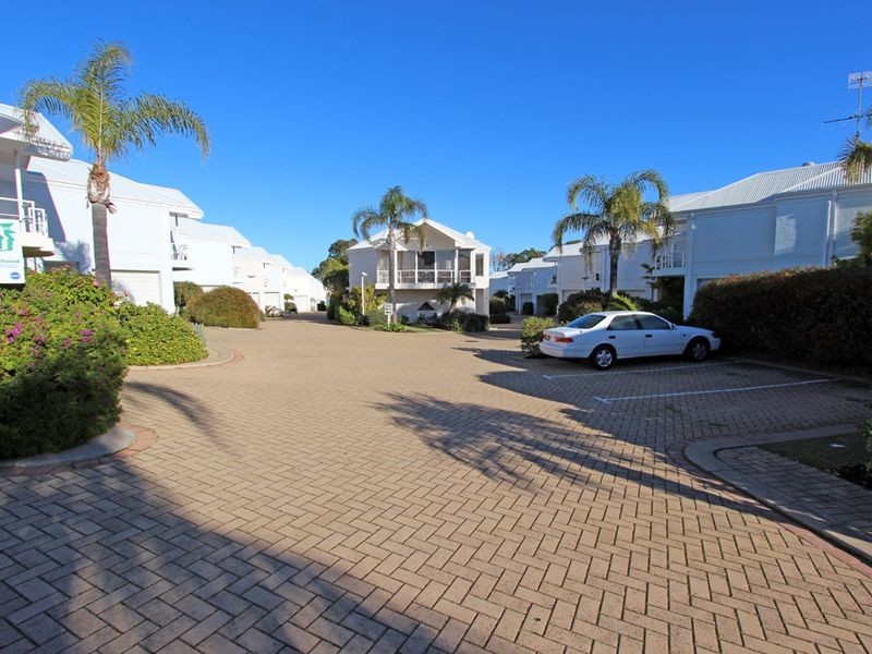 18/3 Leslie Street, Dudley Park WA 6210