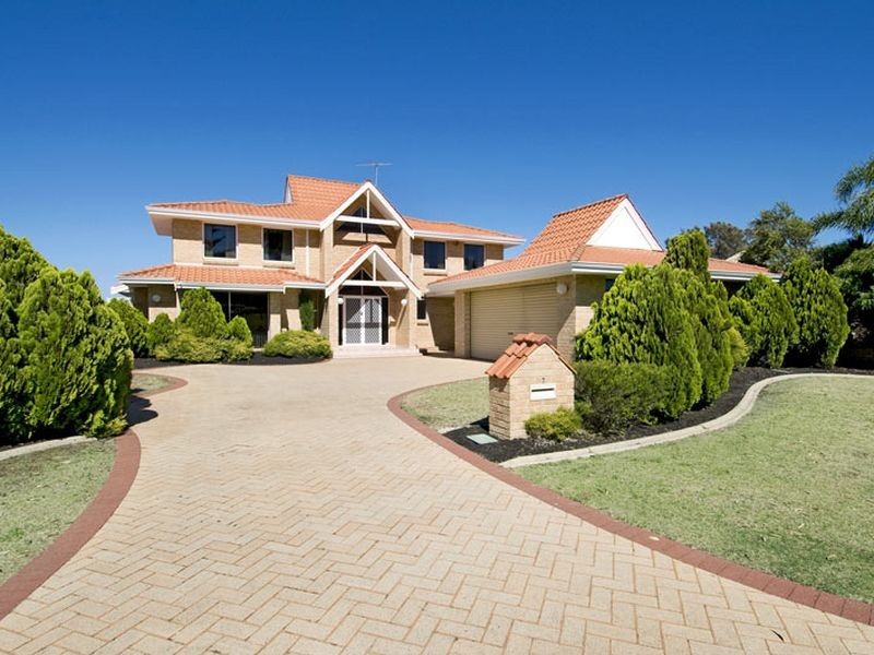 7 Baruna Court, Halls Head WA 6210