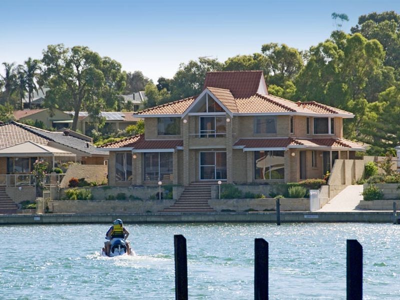 7 Baruna Court, Halls Head WA 6210