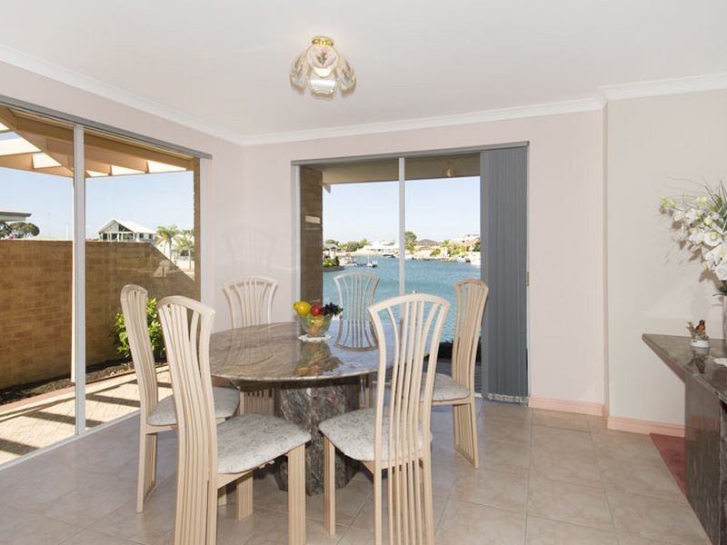 7 Baruna Court, Halls Head WA 6210