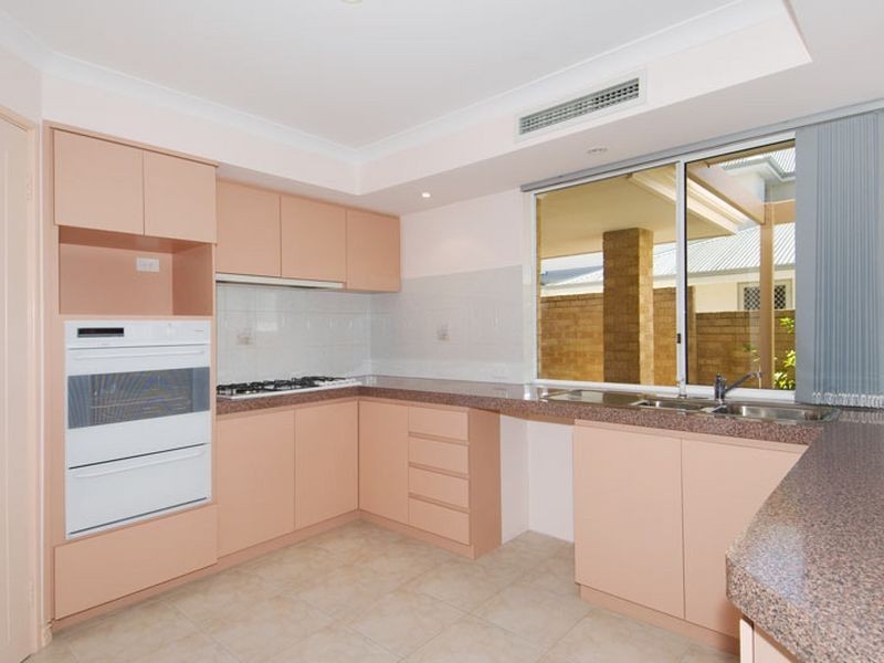 7 Baruna Court, Halls Head WA 6210