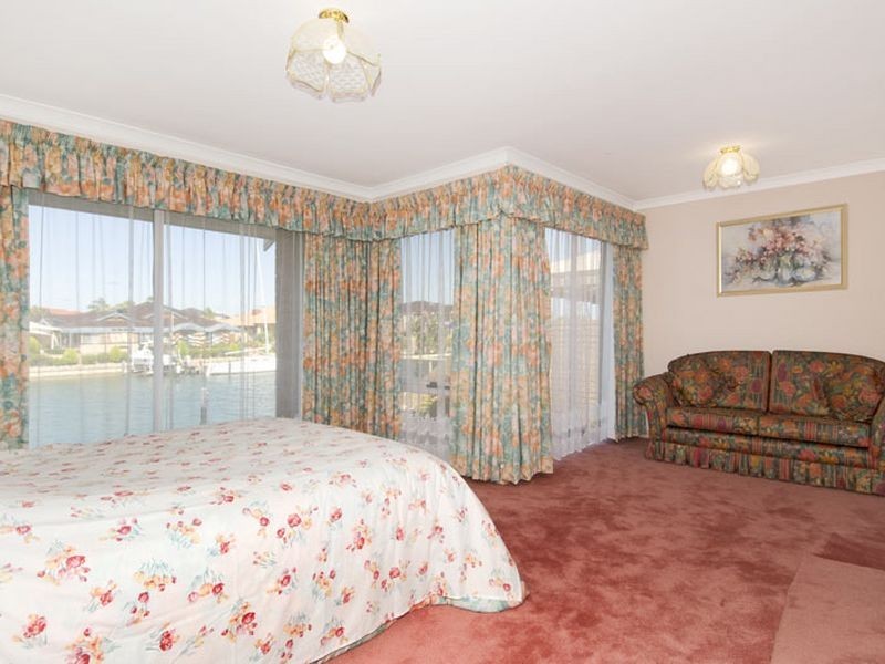 7 Baruna Court, Halls Head WA 6210