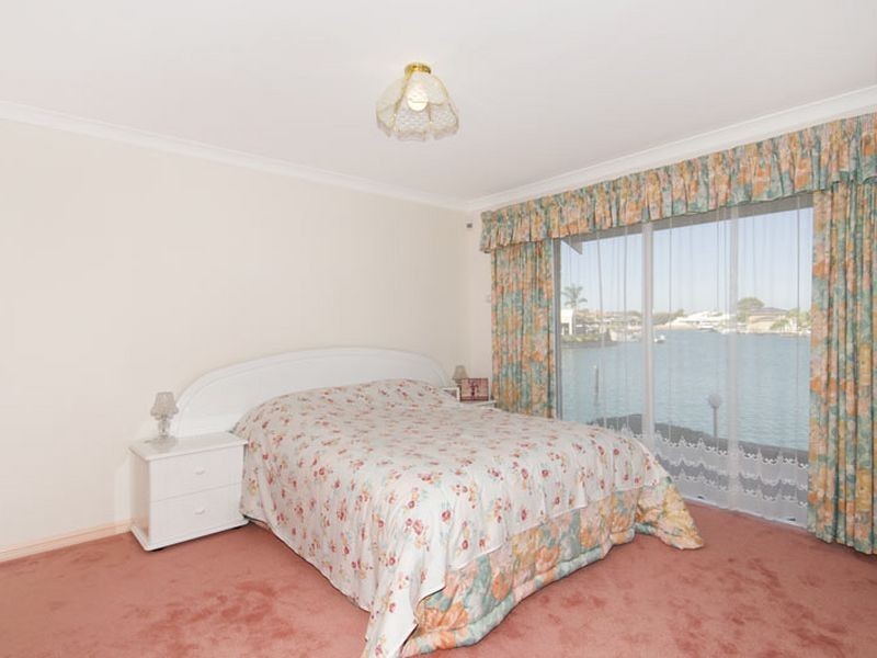 7 Baruna Court, Halls Head WA 6210