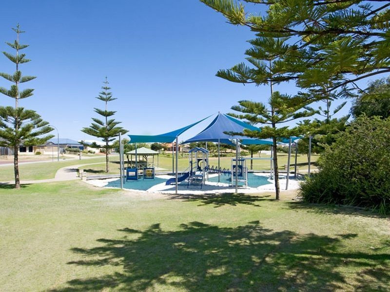 9 Hideaway Cove, Halls Head WA 6210