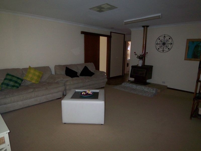 3 Gleneagles Place, Halls Head WA 6210
