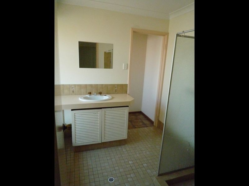 3 Gleneagles Place, Halls Head WA 6210