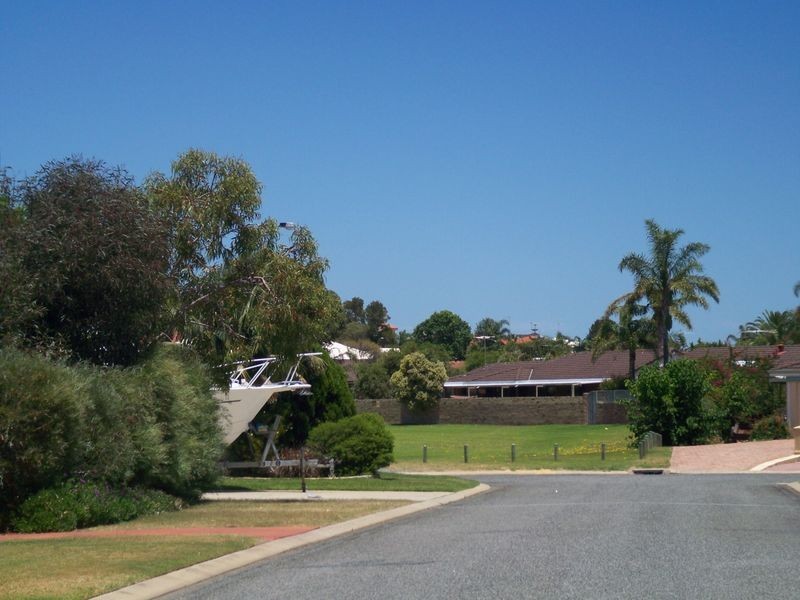 3 Gleneagles Place, Halls Head WA 6210