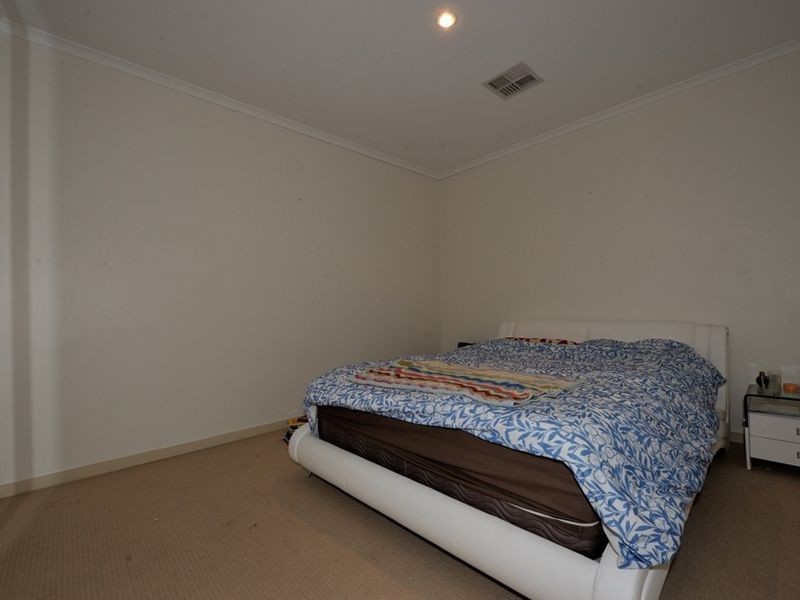 4/3 Piccolo Place, Halls Head WA 6210