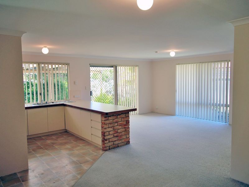 52A Casuarina Drive, Halls Head WA 6210