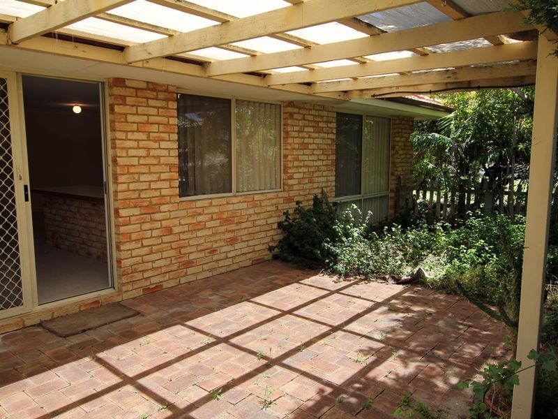 52A Casuarina Drive, Halls Head WA 6210