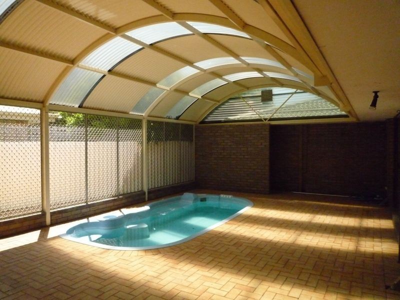 4 Dale Close, Halls Head WA 6210
