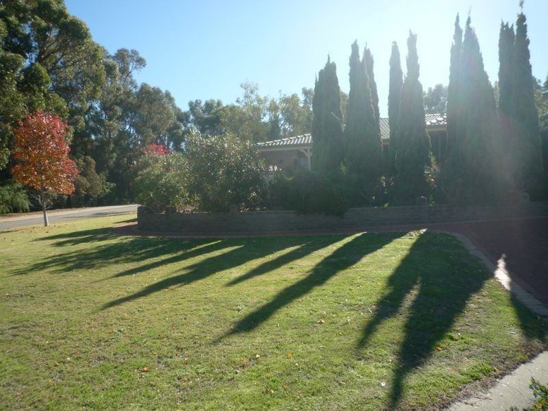 4 Dale Close, Halls Head WA 6210