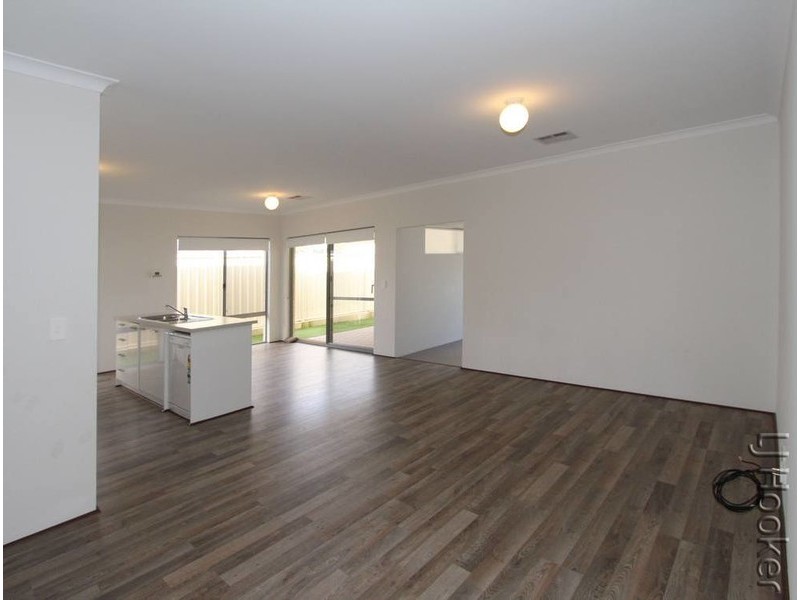 14 Adela Bend, Lakelands WA 6180