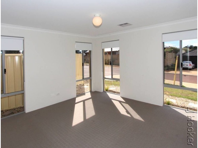 14 Adela Bend, Lakelands WA 6180