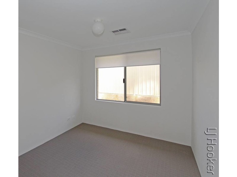 14 Adela Bend, Lakelands WA 6180