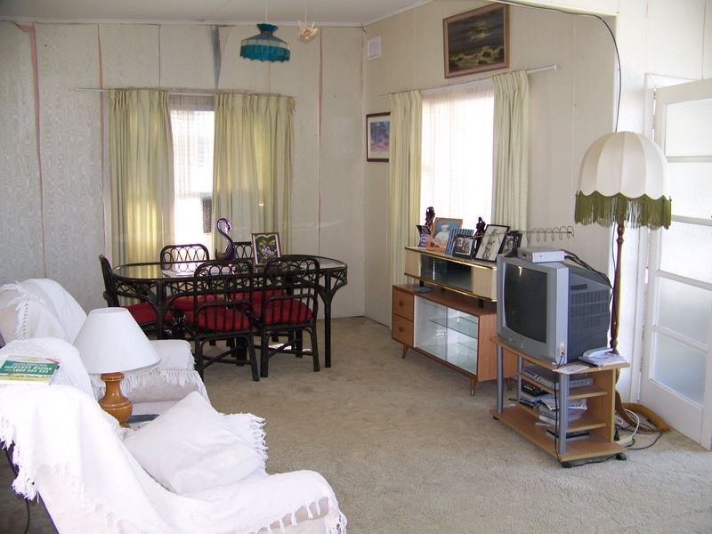 1 Gallop Street, Halls Head WA 6210