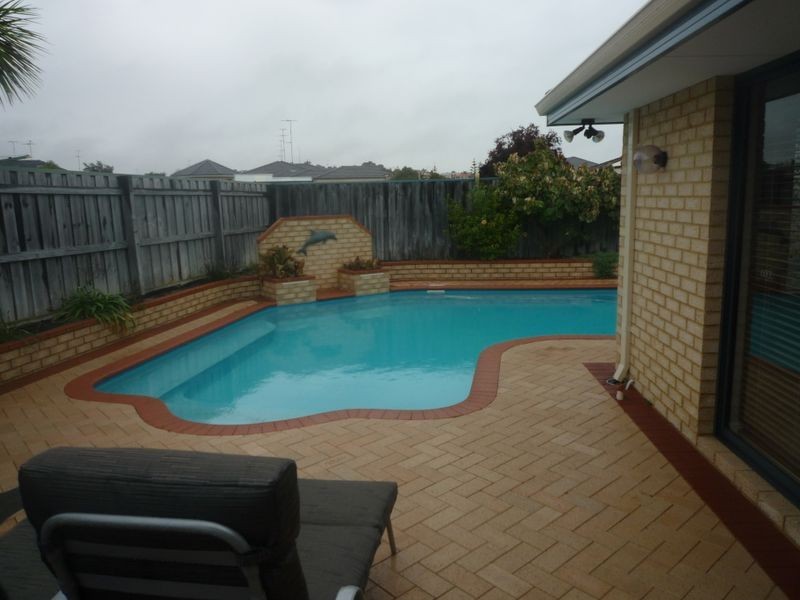 24 Montego Way, Halls Head WA 6210
