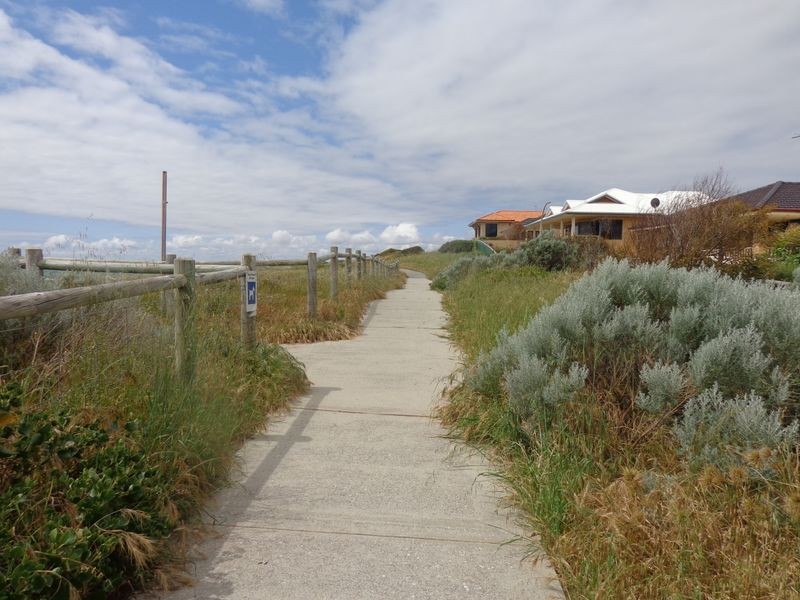 24 Montego Way, Halls Head WA 6210