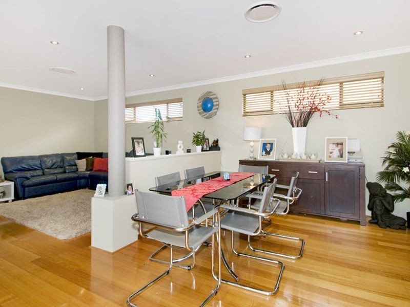 6 Lomatia Ramble, Halls Head WA 6210