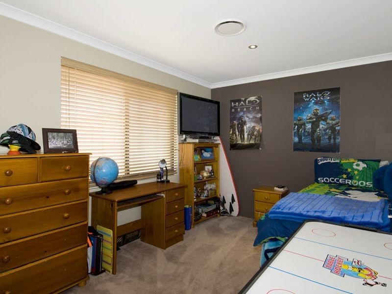 6 Lomatia Ramble, Halls Head WA 6210