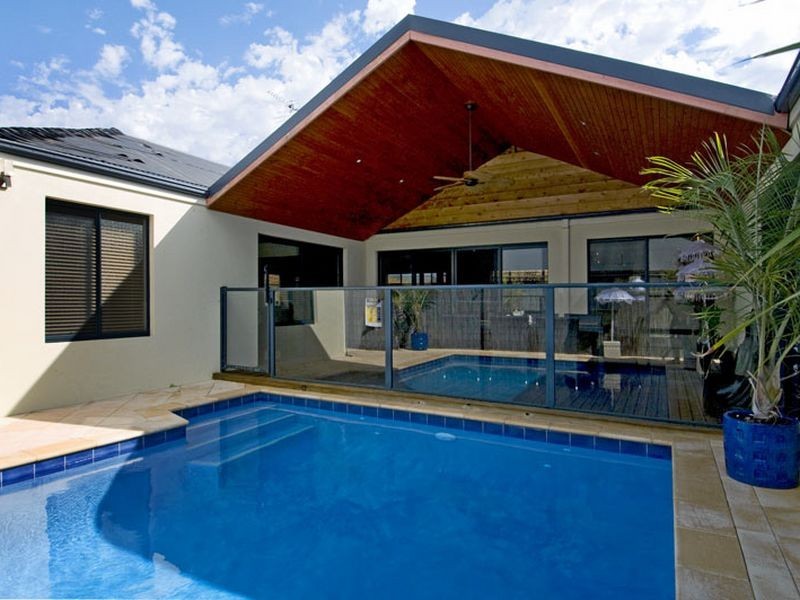 6 Lomatia Ramble, Halls Head WA 6210