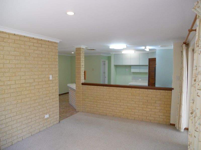 5 Muirfield Court, Halls Head WA 6210