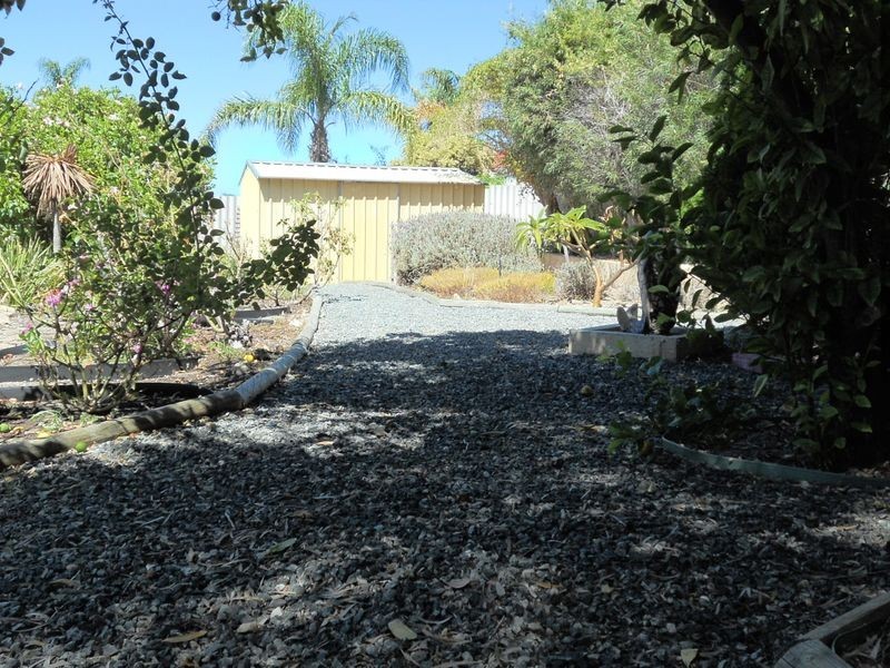 5 Muirfield Court, Halls Head WA 6210