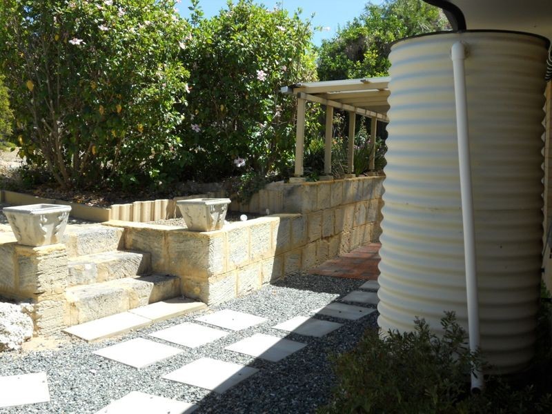 5 Muirfield Court, Halls Head WA 6210