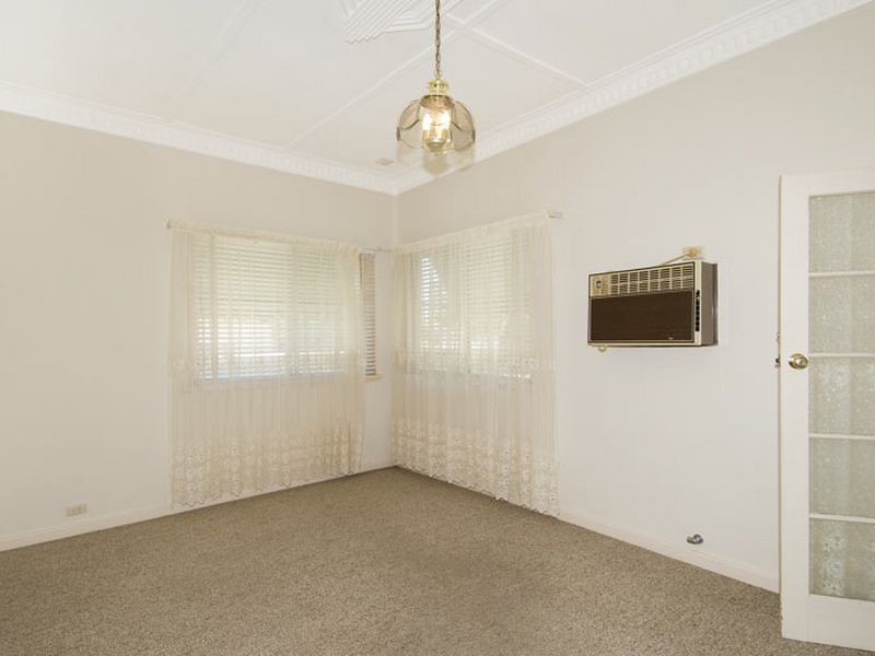 13 Hackett Street, Mandurah WA 6210