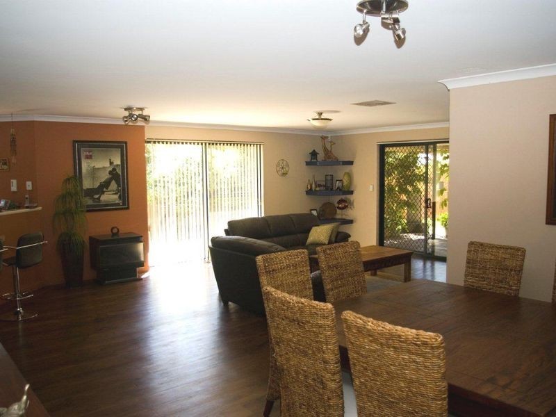 12 Ferndown Retreat, Meadow Springs WA 6210