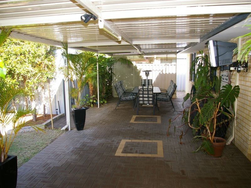 12 Ferndown Retreat, Meadow Springs WA 6210