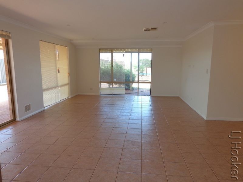 69 Murray Waters Boulevard, South Yunderup WA 6208