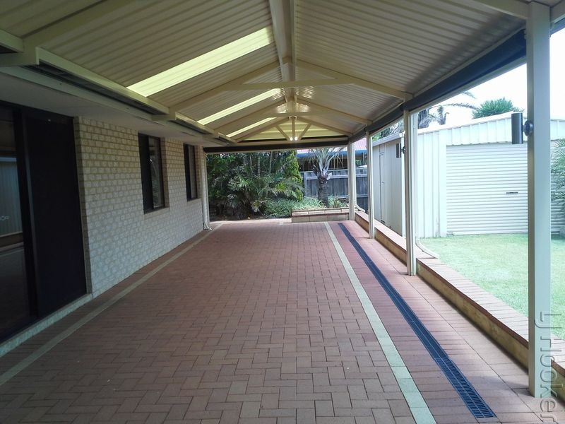 6 Malibu Point, Halls Head WA 6210