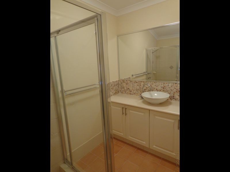 6 Malibu Point, Halls Head WA 6210