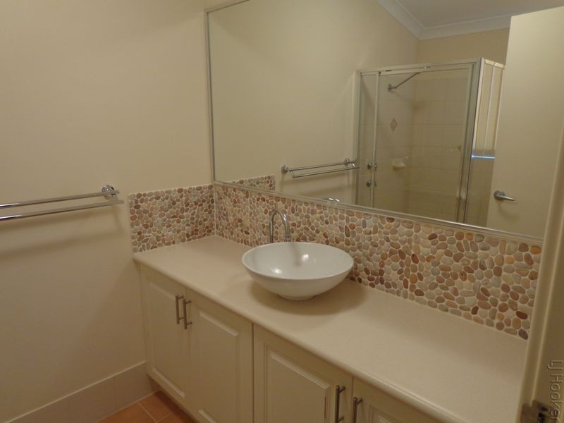 6 Malibu Point, Halls Head WA 6210