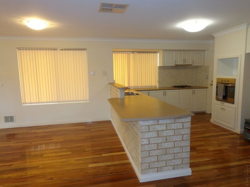 6 Malibu Point, Halls Head WA 6210