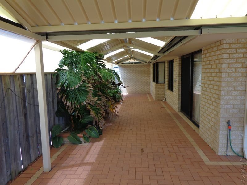 6 Malibu Point, Halls Head WA 6210