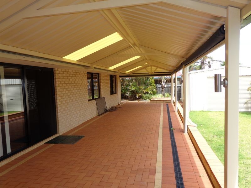 6 Malibu Point, Halls Head WA 6210