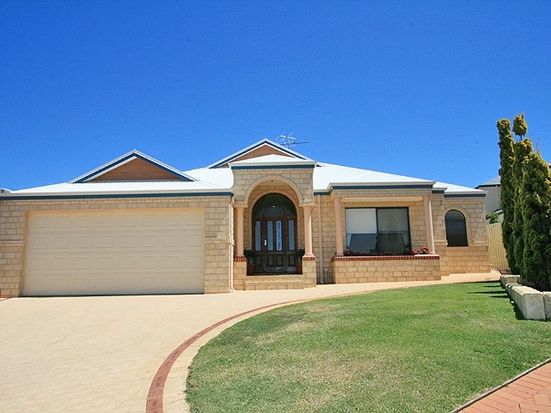 6 Pinnace Court, Halls Head WA 6210